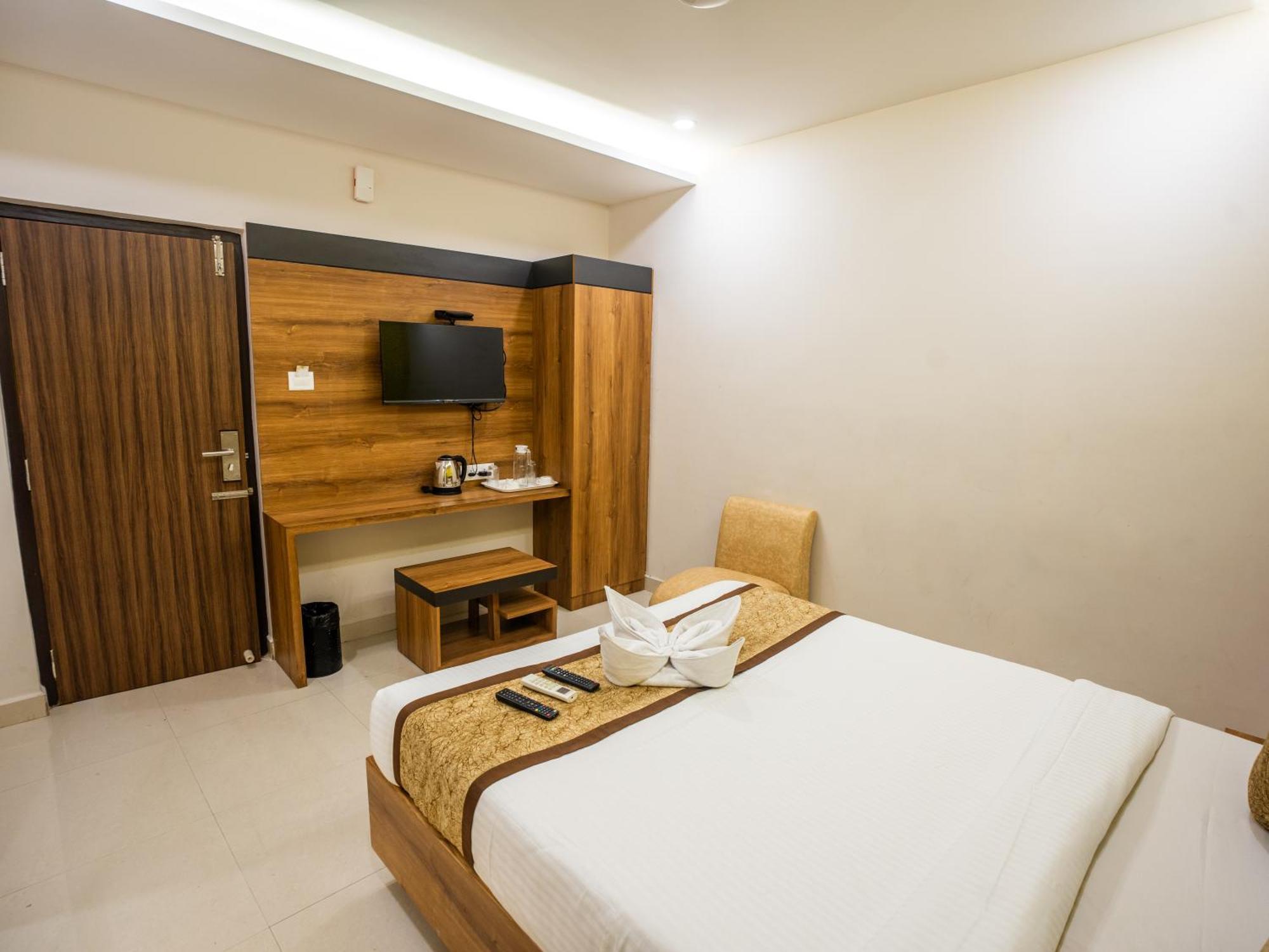 Grand Oliver Madras Buitenkant foto