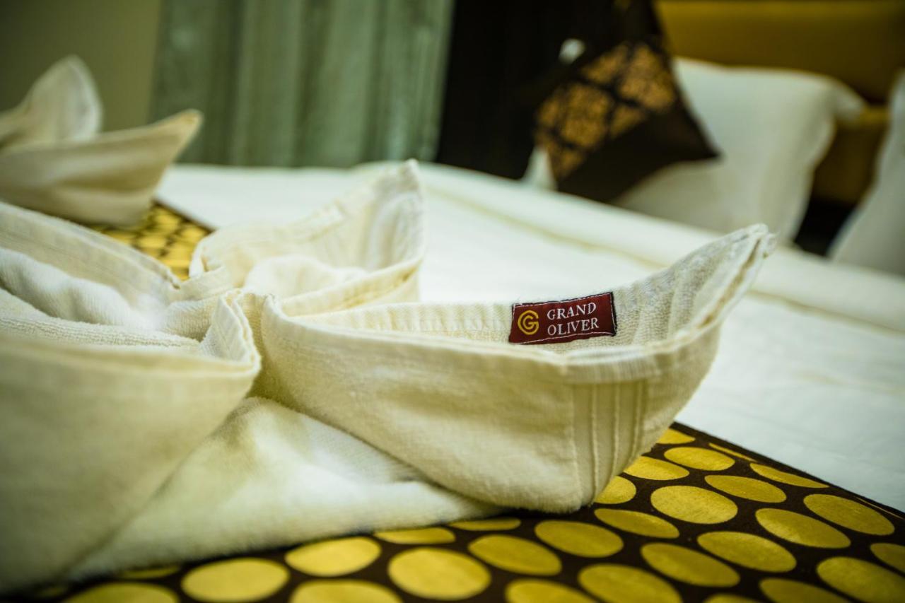Grand Oliver Madras Buitenkant foto